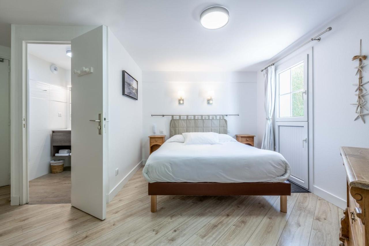 Hotel Le Clos Fleuri ル・パレ エクステリア 写真